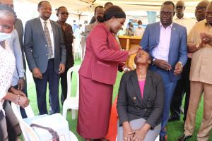 Hon. Minister of Health receiving her first dose