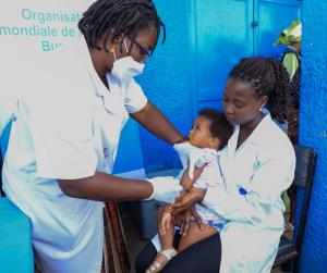 Séance de vaccination dans un centre de santé de Bujumbura