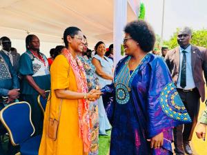 La Première Dame de Centrafrique et la Représentante de l'OMS