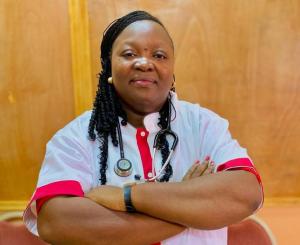 Une voix forte pour les drépanocytaires : l'engagement de Dre Gloria Damoaliga Berges au Burkina Faso 