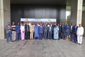 Photo de groupe des participants à l'atelier
