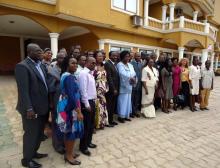 02 Photo de famille des participants avec la DG ANAM, presidente de l atelier