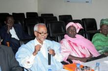 06 Dr Hacen au premier plan a sa gauche Mme Kelly Aminata HEC Bureau Oms en Mauritanie