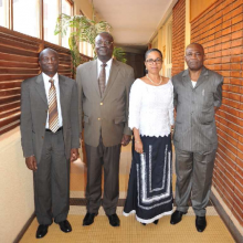 autour du ministre drs walker_ gauche_cabral_ droite_ roungou_plus droite