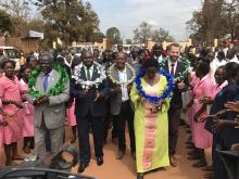 The community welcoming the delegates. Photo WHO.