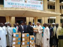 L’OMS remet officiellement au Ministère de la Santé Publique des Kits de prise en charge de choléra pour la Région du Nord