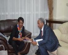 WHO Representative in Uganda Dr Yonas briefs the WHO Regional Director for Africa Dr Matshidiso Moeti on WHO's support to the country's outbreak operational readiness