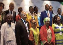 Photo de famille des ministres de la santé, de la Directrice Régionale avec la 1ère Dame Hajia Aissata Issoufou à la clôture de la conférence sur le paludisme