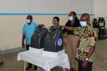 A OMS entregou ao Ministério da Saúde de São Tomé e Príncipe 50 Concentradores de Oxigênio
