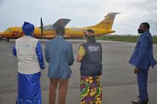 Arrivéé du 2e lot sous la supervision du Responsable de l’aviation civile au Togo, du Ministre de la Sante et des Rep de l’OMS et de l’UNICEF