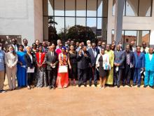 Photos de groupe au tour du Ministre de la Santé et du Représentant de l'OMS en Guinée