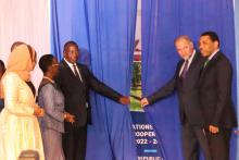 The Guest of Honor and the UN Resident Coordinator unveiling the framework
