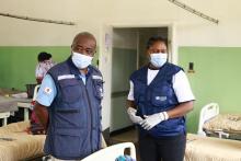 Dr Midzi and Dr Sisimayi in the children’s recovery room 