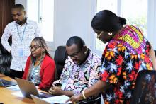 Les facilitateurs du laboratoire d'expérience des utilisateurs du BMS accompagnent les apprenants du Bureau de Pays de la RDC dans leur immersion au sein du module UX Lab. La formation, organisée en plusieurs cohortes, s'est déroulée sur deux jours, du mardi 6 au mercredi 7 mai 2025.