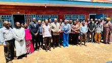 Photo de famille des participants et officiels de l'atelier