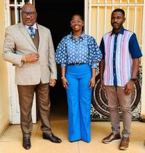 Photo de famille du Ministre, de la Représentante de l'OMS et de l'Expert d'AFRO
