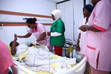   Après l'opération, la joie et le soulagement des femmes victimes de mutilations génitales féminines.