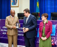 Le Ministre de la Santé publique réceptionne du matériel informatique destiné à améliorer le système d'information sanitaire