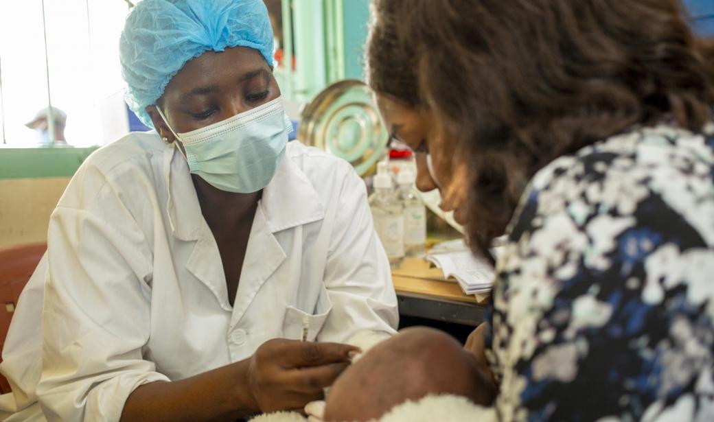 Sénégal : vacciner les nouveau-nés pour mettre fin à l’épidémie silencieuse d’hépatite B