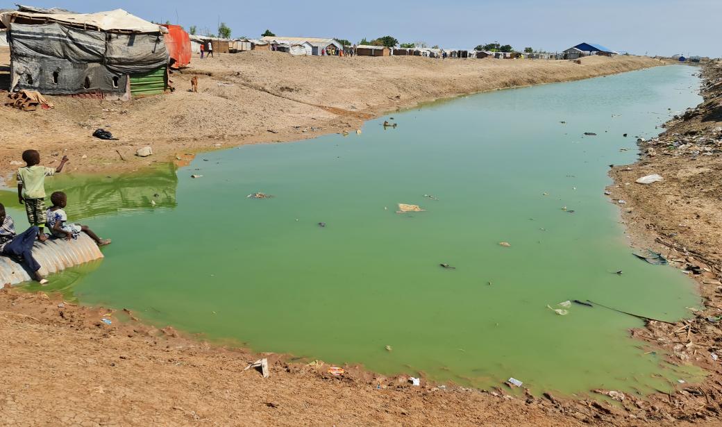 WHO has also trained local health workers and boma community health teams to ensure quality case management for malaria, diarrheal illnesses, and other common diseases associated with flooding and displacement. 