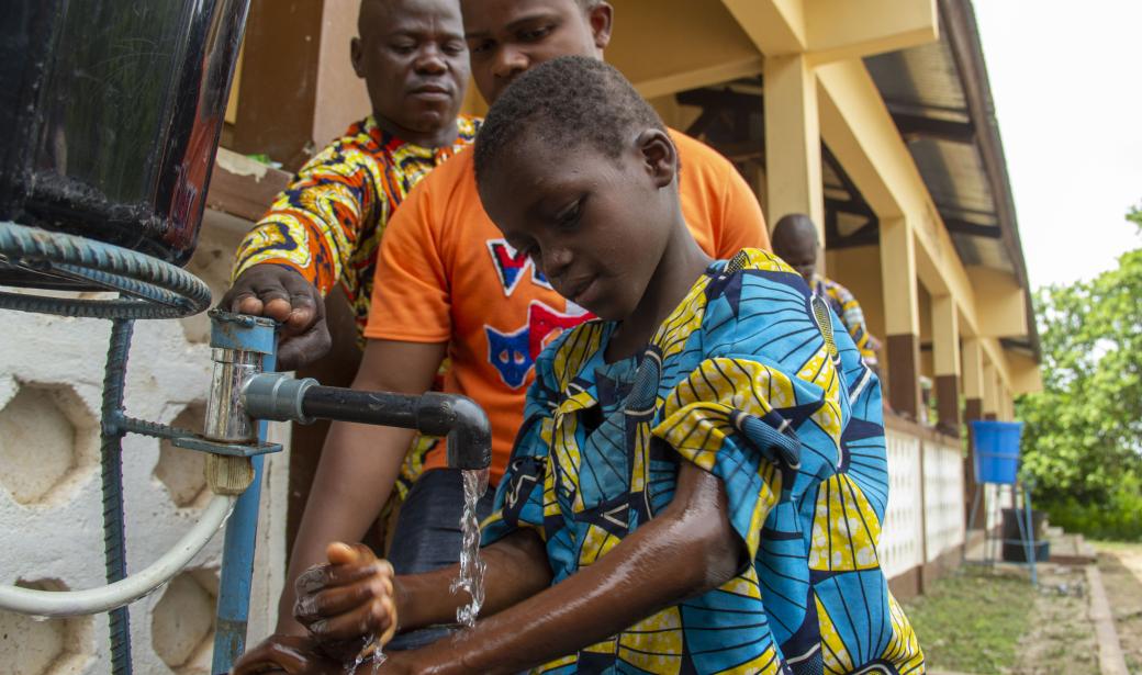 Bénin :  le suivi nutritionnel et sanitaire pour maintenir les écoliers en bonne santé